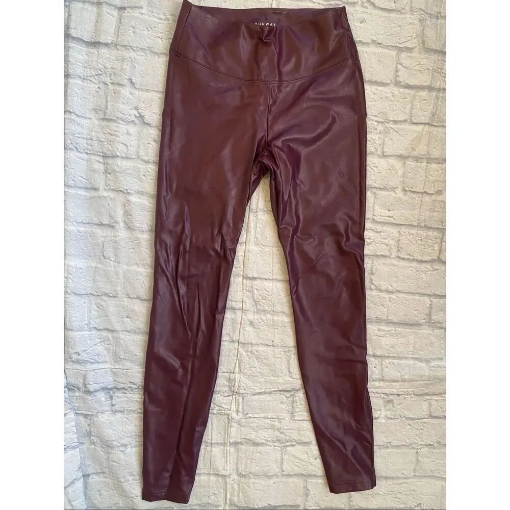 White house black market women 8L runaway lined legging vegan leather burgundy